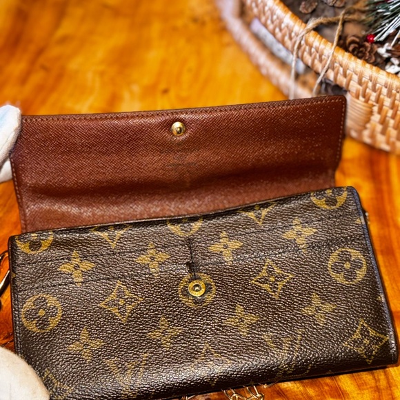 Louis Vuitton vintage Sarah wallet monogram converted authentic - Picture 6 of 17